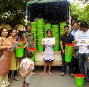 Distributing dustbins in HSR layout