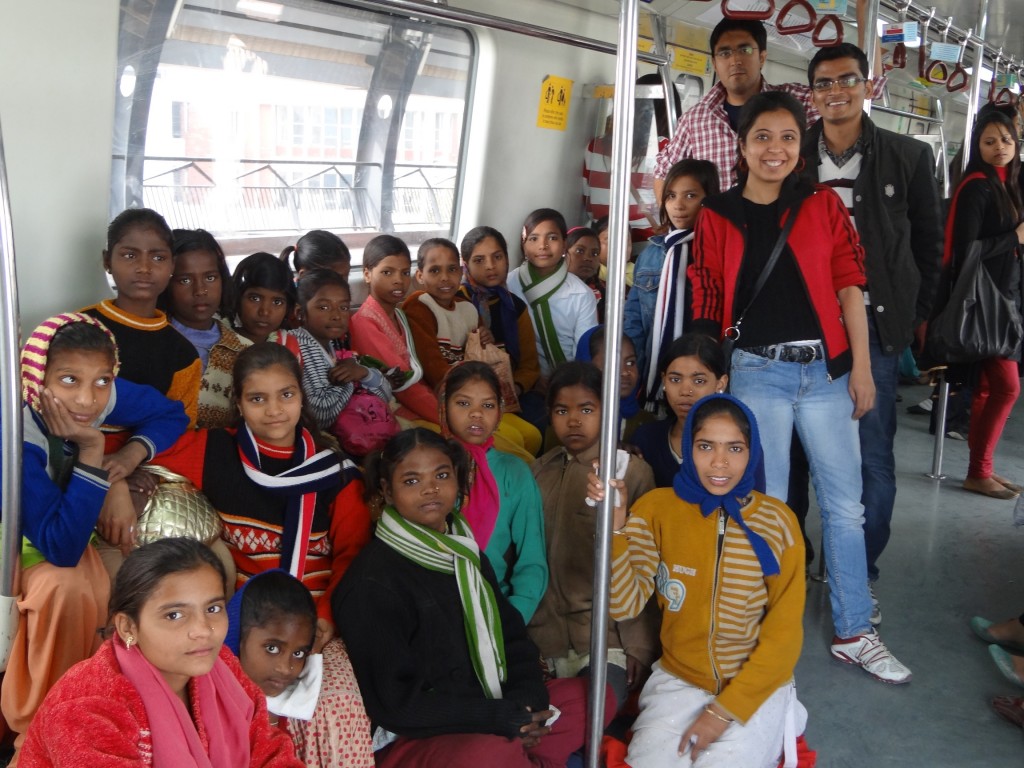 Pick a Fight Delhi team with kids from the NGO Protsahan aboard the metro on a pic to the Delhi Zoo we organized